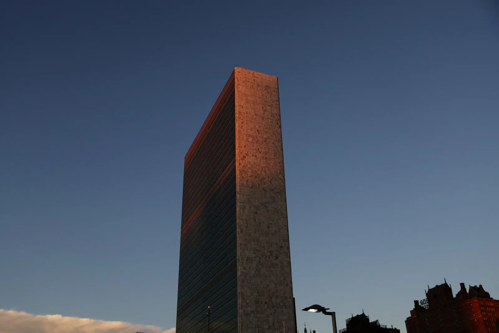United States pays $725 million into UN budget