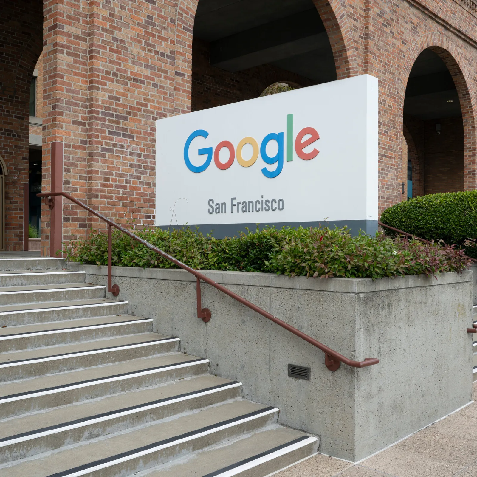 US court orders Google to open some advertising tools to rivals